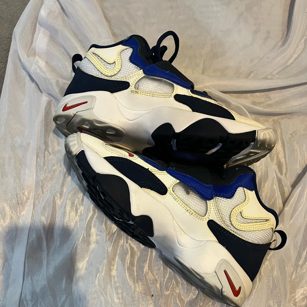NIKE SHOES!!🤍💙